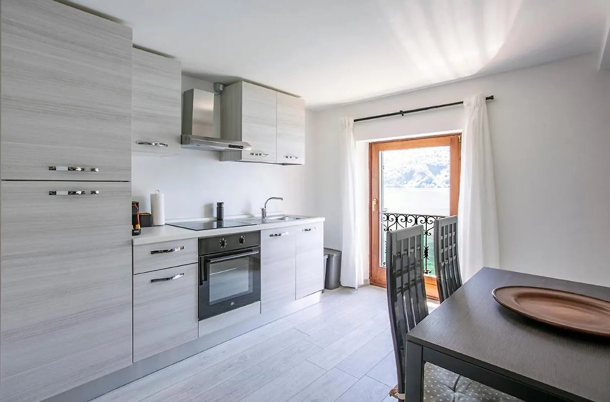 La Sentinella - Lake View & Panoramic Terrace Вальсольда Апартаменты